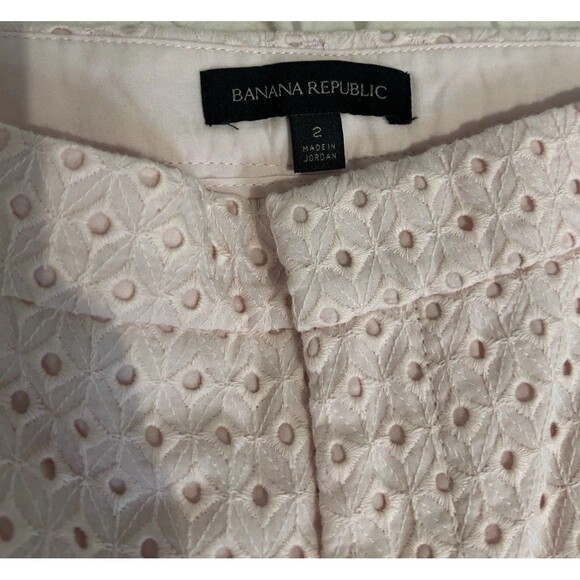 BANANA REPUBLIC Women’s Light Pink Eyelet shorts size 2 - Picture 3 of 11